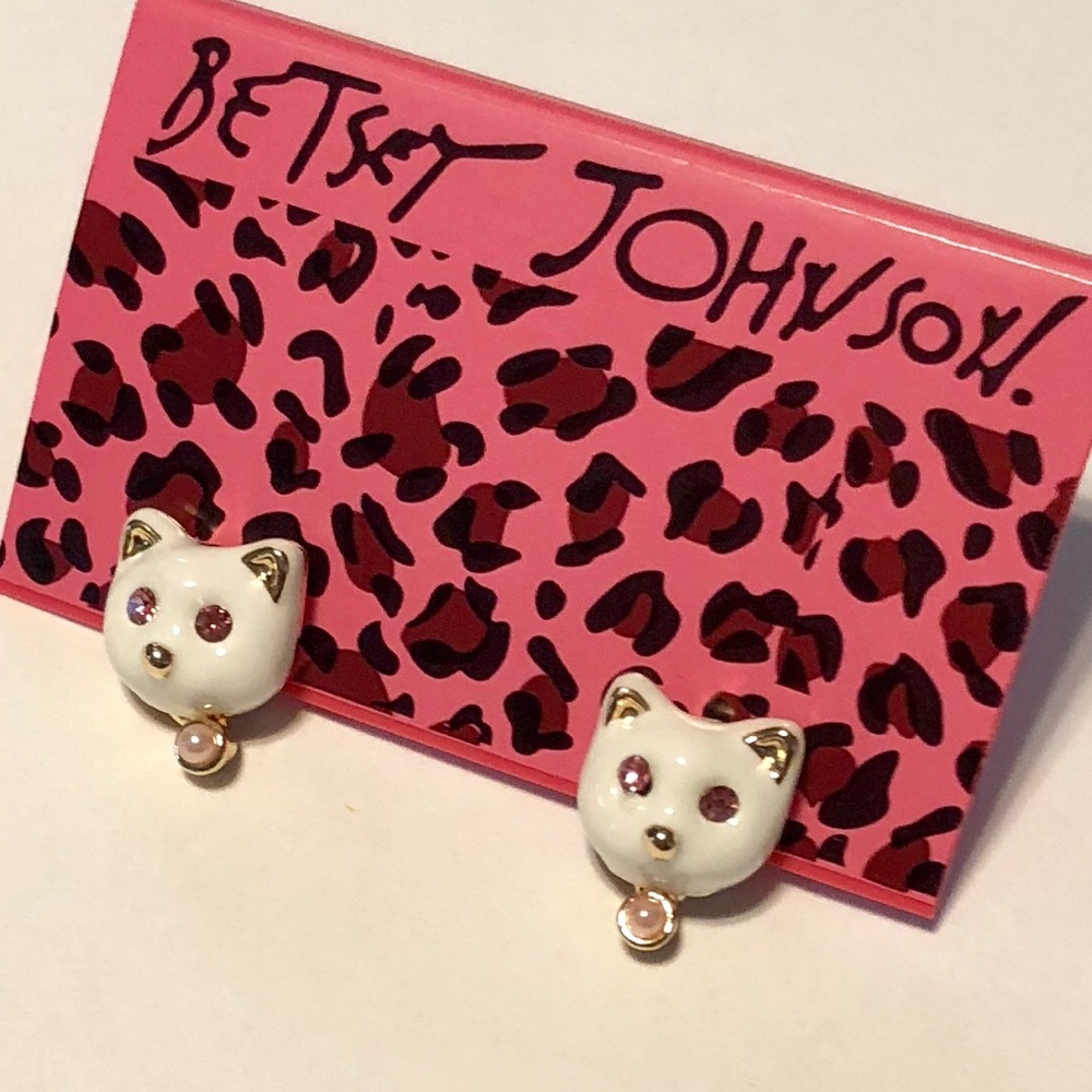 Cool Kitty By Betsey Johnson 😎